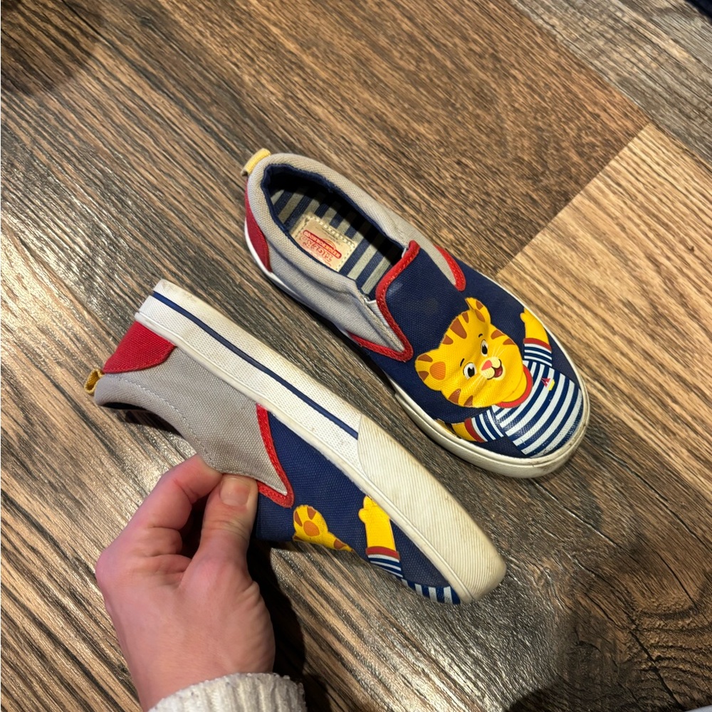 Playful Tiger Print Kids Slip-On Sneakers - Picture 3 of 6